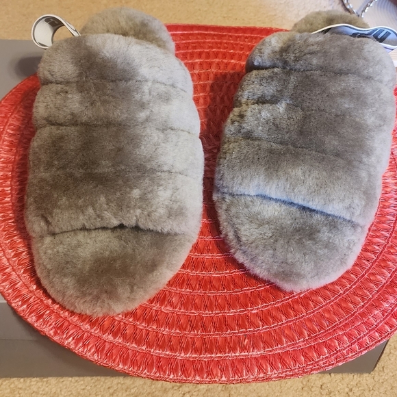 UGG Women's Fluff Yeah Slipper Burnt Olive size 9 - Picture 4 of 5